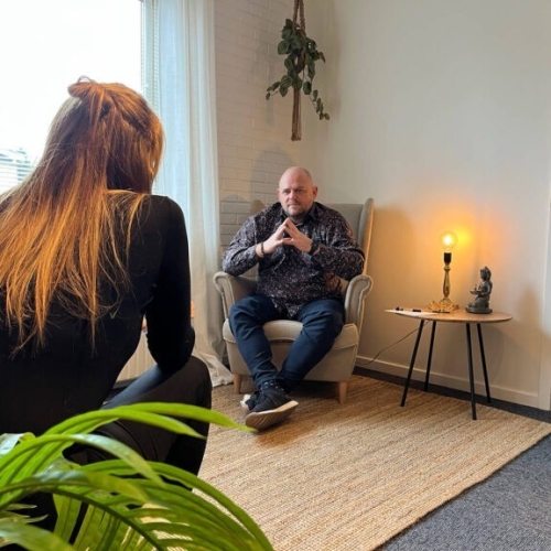 Behandling af angst i Aarhus med fokus på samtaleterapi, tryghed og individuel udvikling