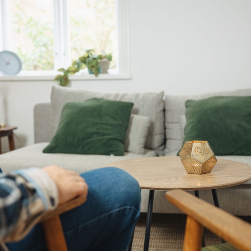 Behandling af stress i Aarhus gennem samtaleterapi med fokus på tryghed, nærvær og personlig udvikling